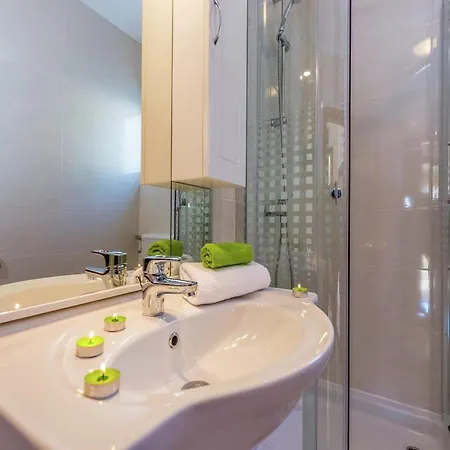 Contemporary In With Swimming Pool * Dramalj