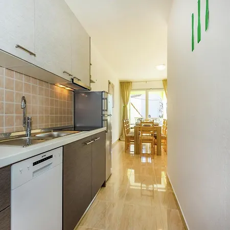 Contemporary In With Swimming Pool * Dramalj
